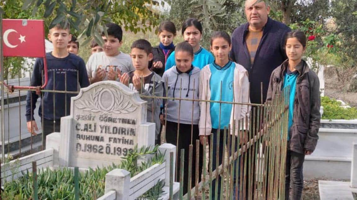 Şehit Öğretmenimiz Ali YILDIRIM ' ın Mezarını Ziyaret Ettik.